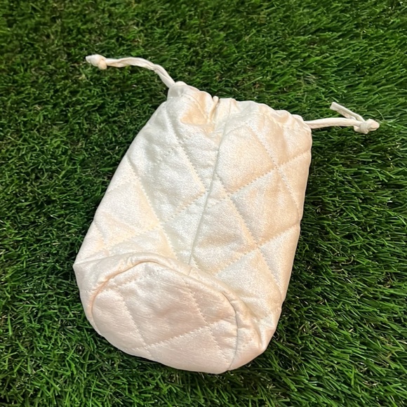 Authentic Small Burberry cinch bag - Picture 4 of 6